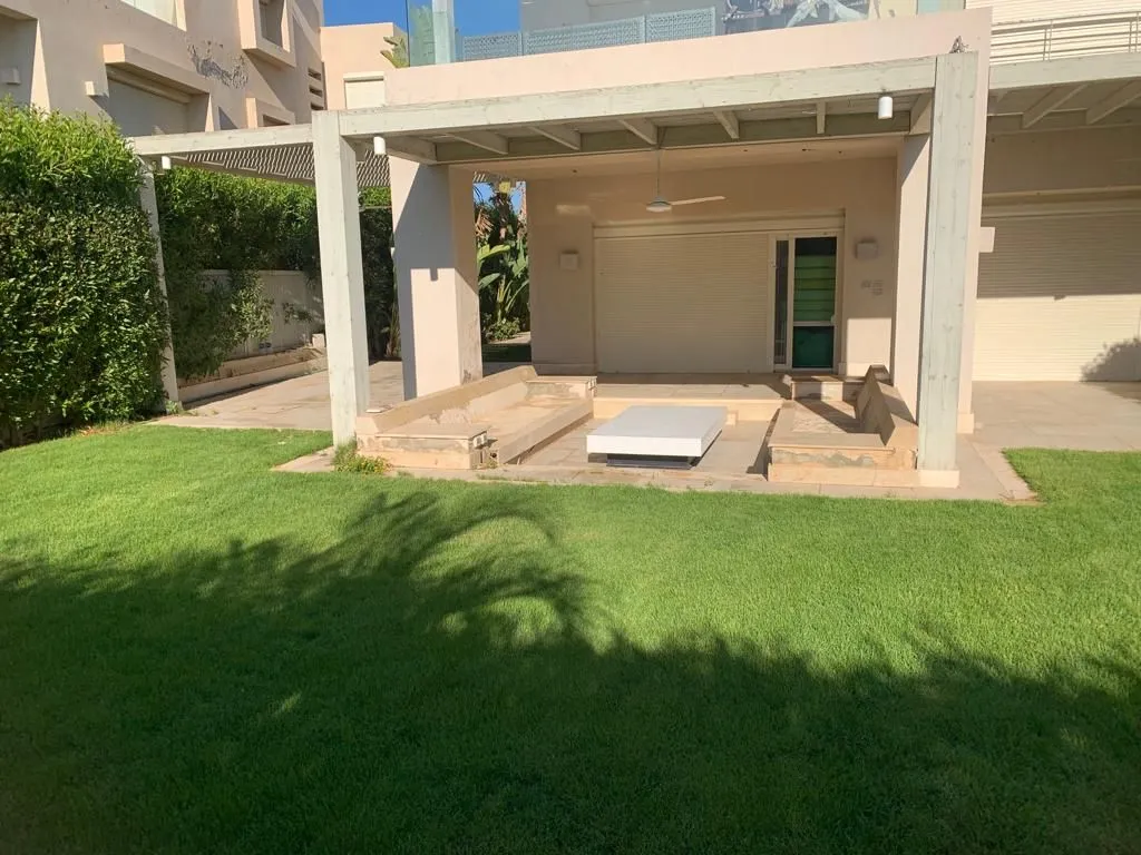 شاليه للبيع في هاسيندا باي في سيدي عبد الرحمن بمساحة 0 م² تتكون من 3 غرف