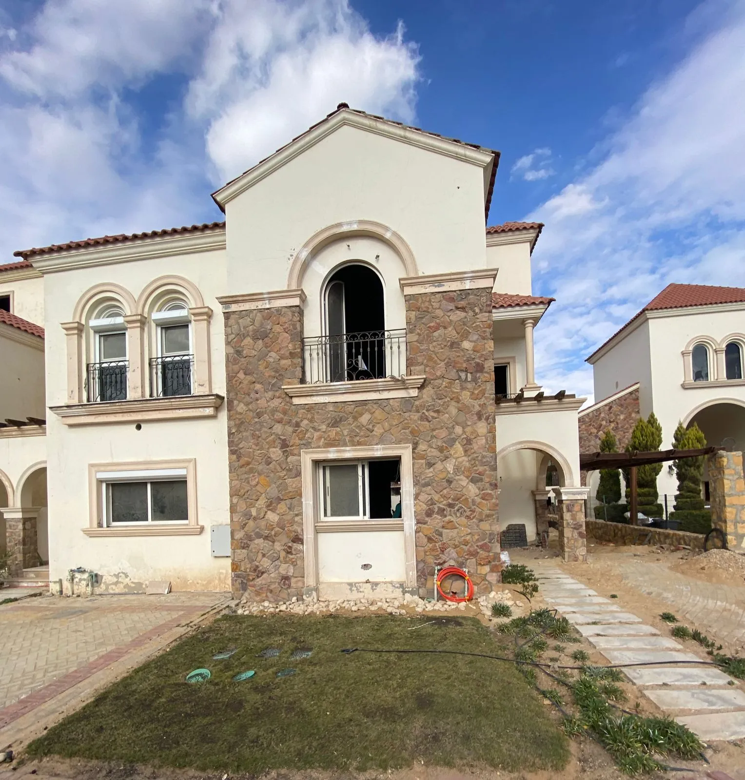  للبيع في ديفيانا جاردنز في  بمساحة 0 م² تتكون من 0 غرف