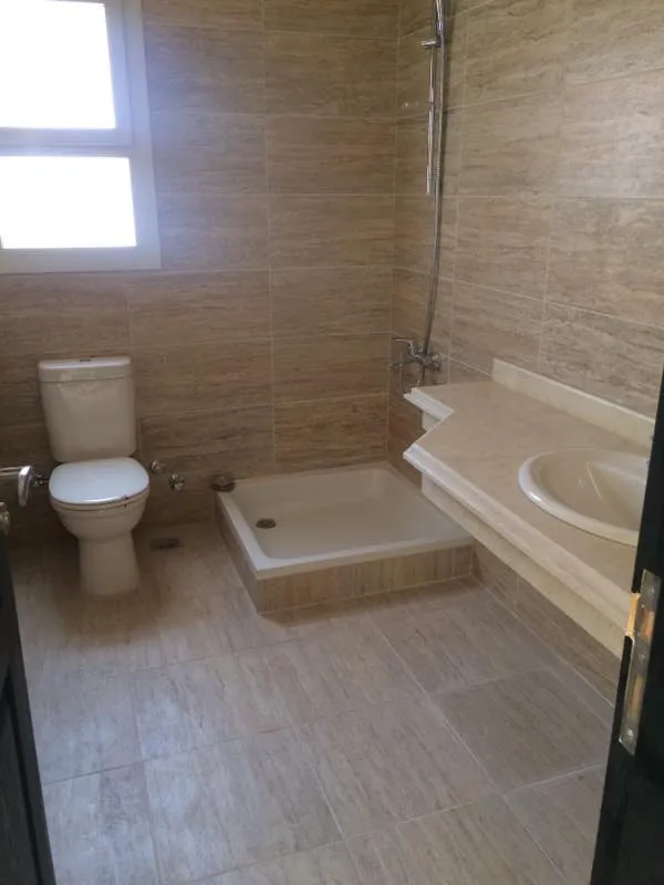 فيلا للبيع في تلال السخنة في العين السخنة بمساحة 0 م² تتكون من 4 غرف