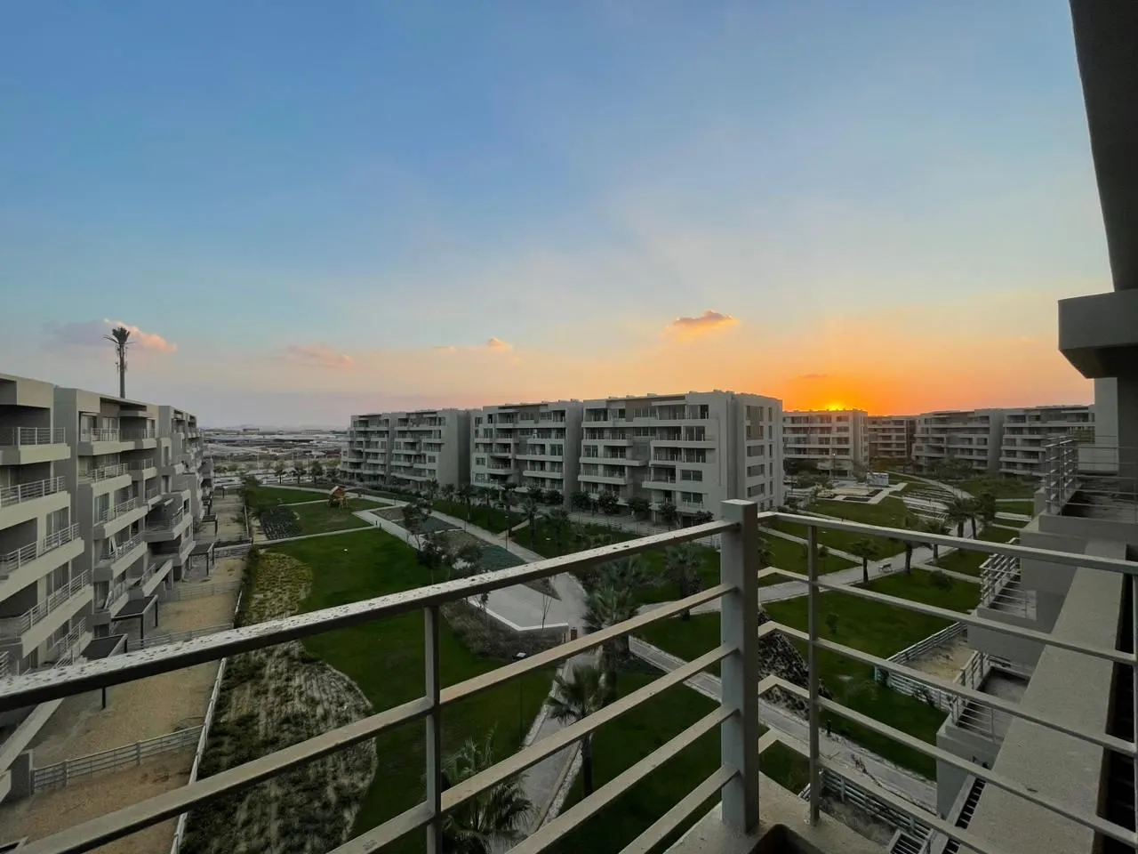 Apartment for sale in Capital Gardens in New Cairo of 199 m² with 3 bedrooms
