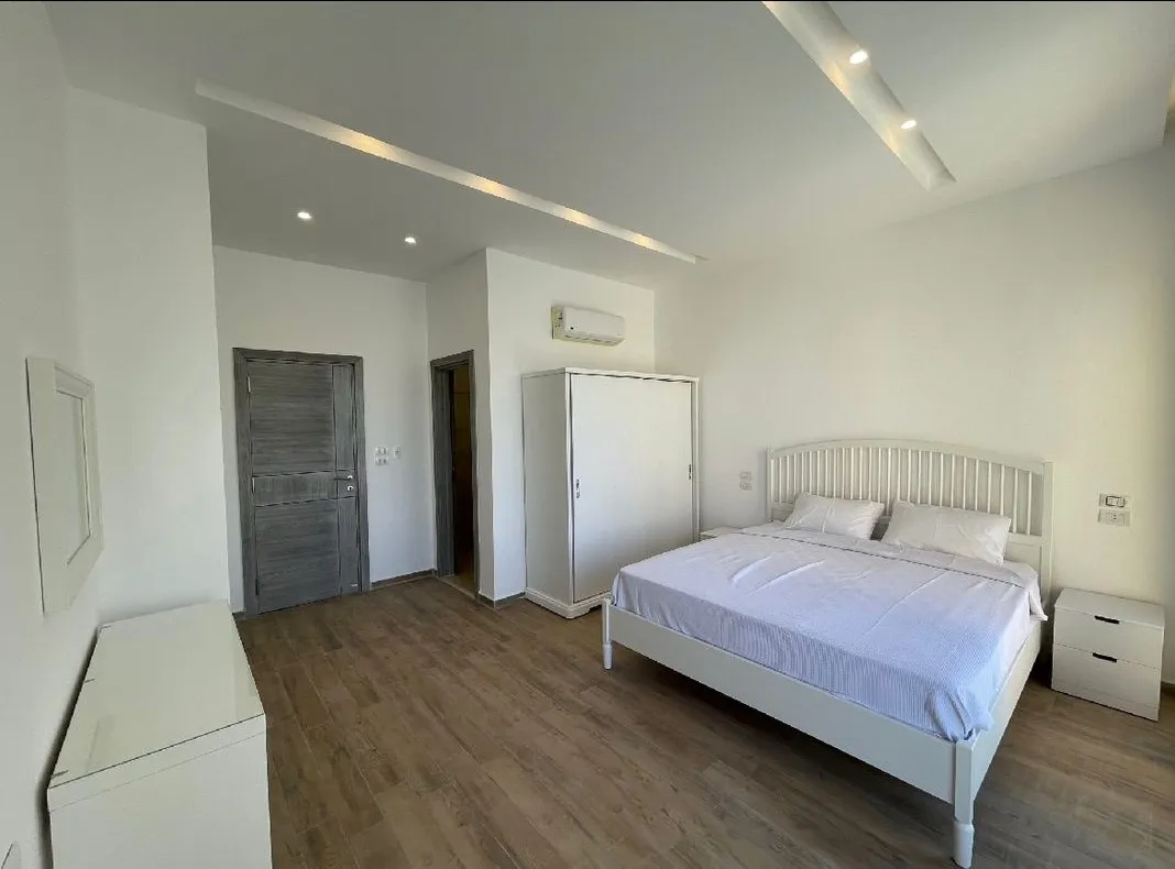  للبيع في سيشيل سيدي عبد الرحمن  في  بمساحة 0 م² تتكون من 0 غرف