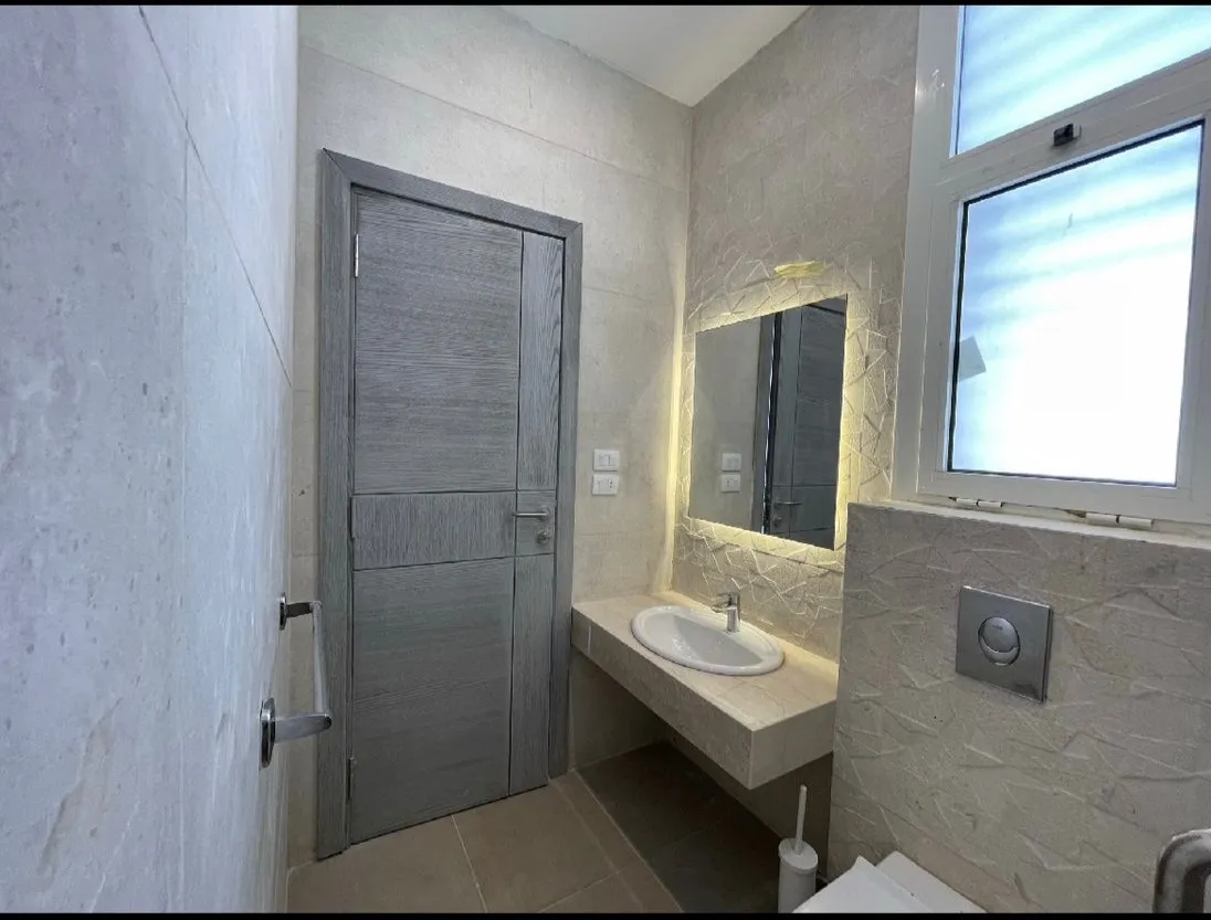  للبيع في سيشيل سيدي عبد الرحمن  في  بمساحة 0 م² تتكون من 0 غرف