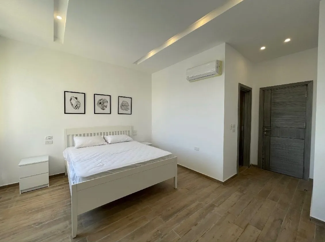  للبيع في سيشيل سيدي عبد الرحمن  في  بمساحة 0 م² تتكون من 0 غرف