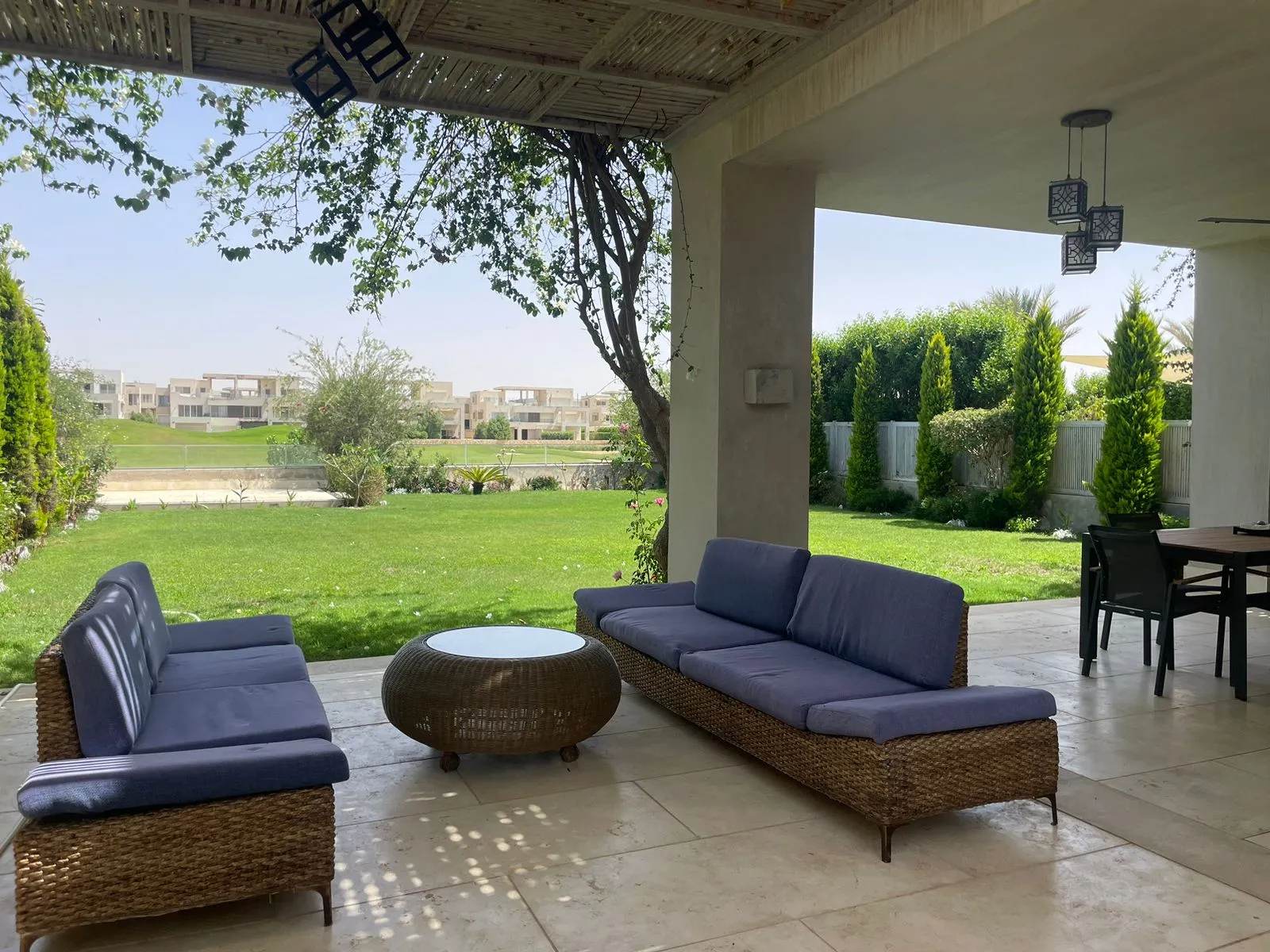 شاليه للبيع في هاسيندا باي في سيدي عبد الرحمن بمساحة 570 م² تتكون من 3 غرف