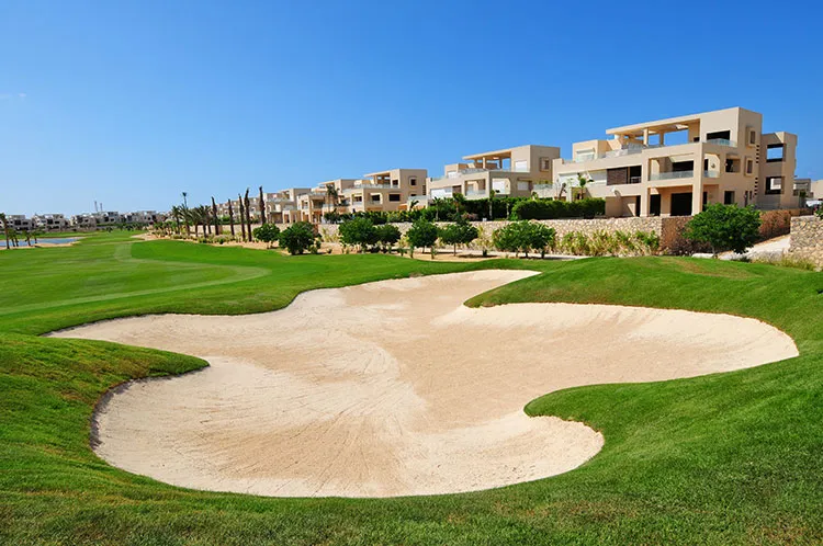 فيلا للبيع في هاسيندا باي في سيدي عبد الرحمن بمساحة 375 م² تتكون من 4 غرف