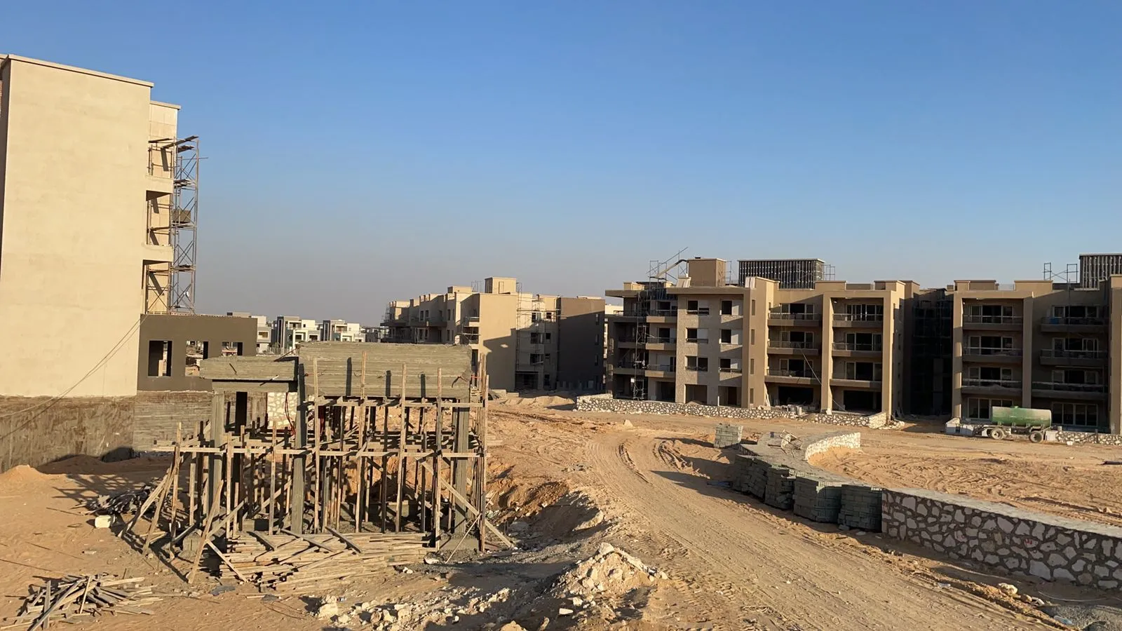  للبيع في نيو جيزة في  بمساحة 0 م² تتكون من 0 غرف