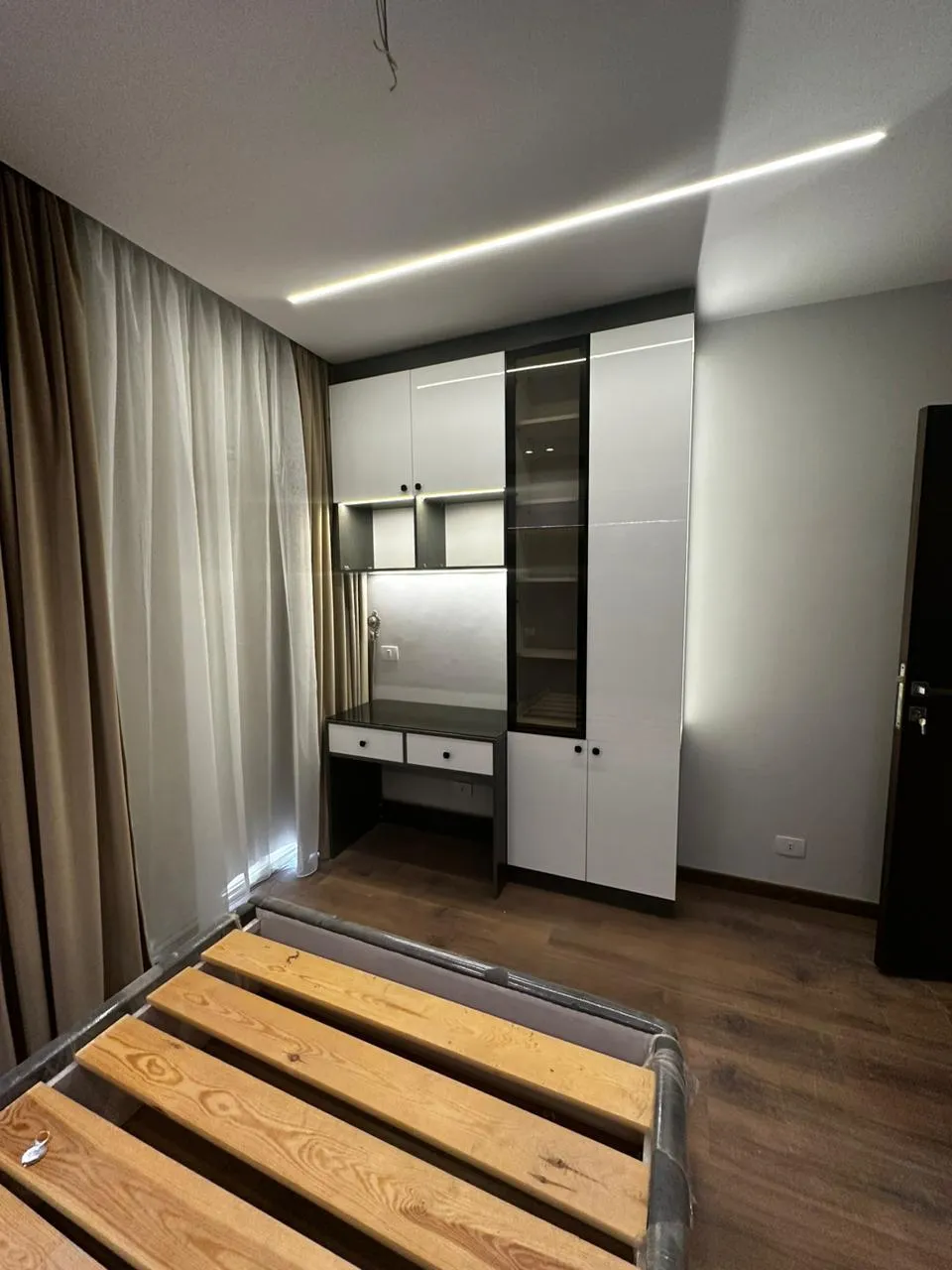  للبيع في ناينتي افينيو في  بمساحة 0 م² تتكون من 0 غرف