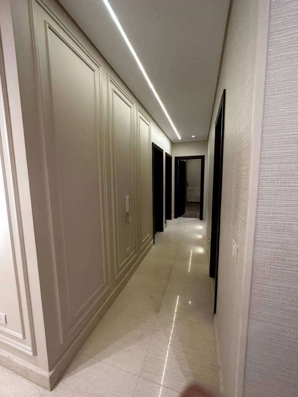  للبيع في ناينتي افينيو في  بمساحة 0 م² تتكون من 0 غرف