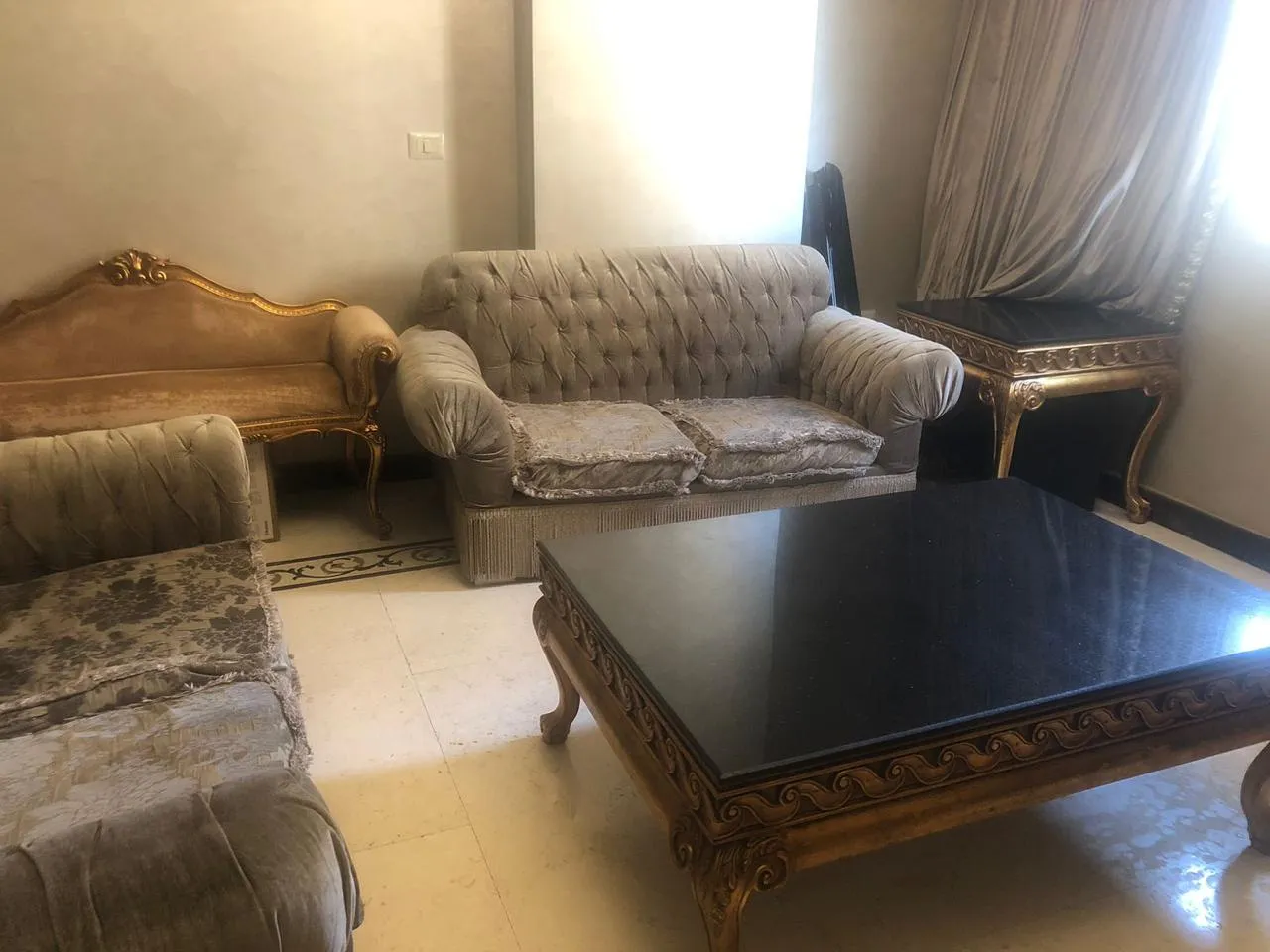 شقة للبيع في الرحاب  في القاهرة الجديدة بمساحة 220 م² تتكون من 4 غرف