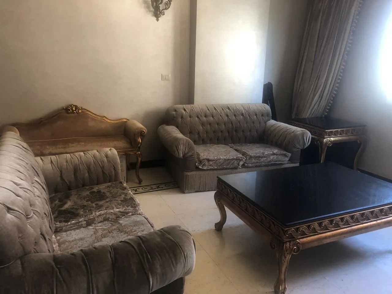 شقة للبيع في الرحاب  في القاهرة الجديدة بمساحة 220 م² تتكون من 4 غرف