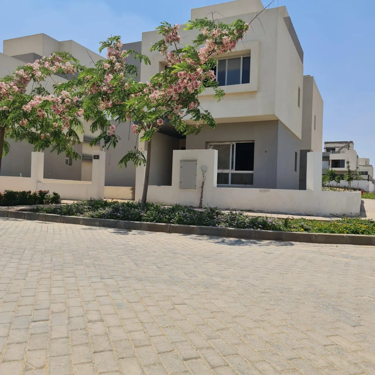 Villa for sale in Hyde Park in New Cairo of 327 m² with 6 bedrooms