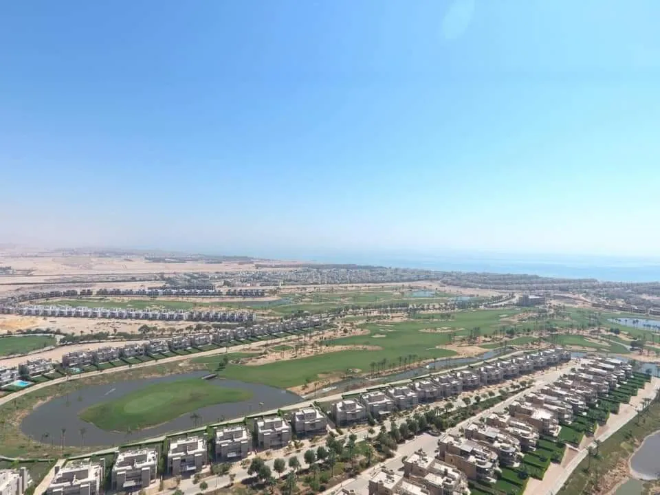 شاليه للبيع في عين باي  في العين السخنة بمساحة 0 م² تتكون من 1 غرف