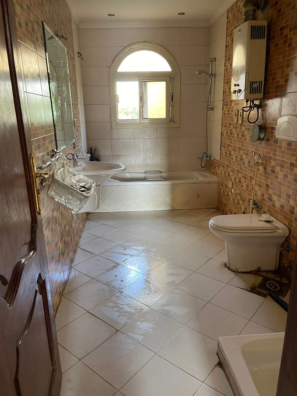 Twinhouse for sale in Hadayek el Mohandesin in El Sheikh Zayed of 320 m² with 4 bedrooms