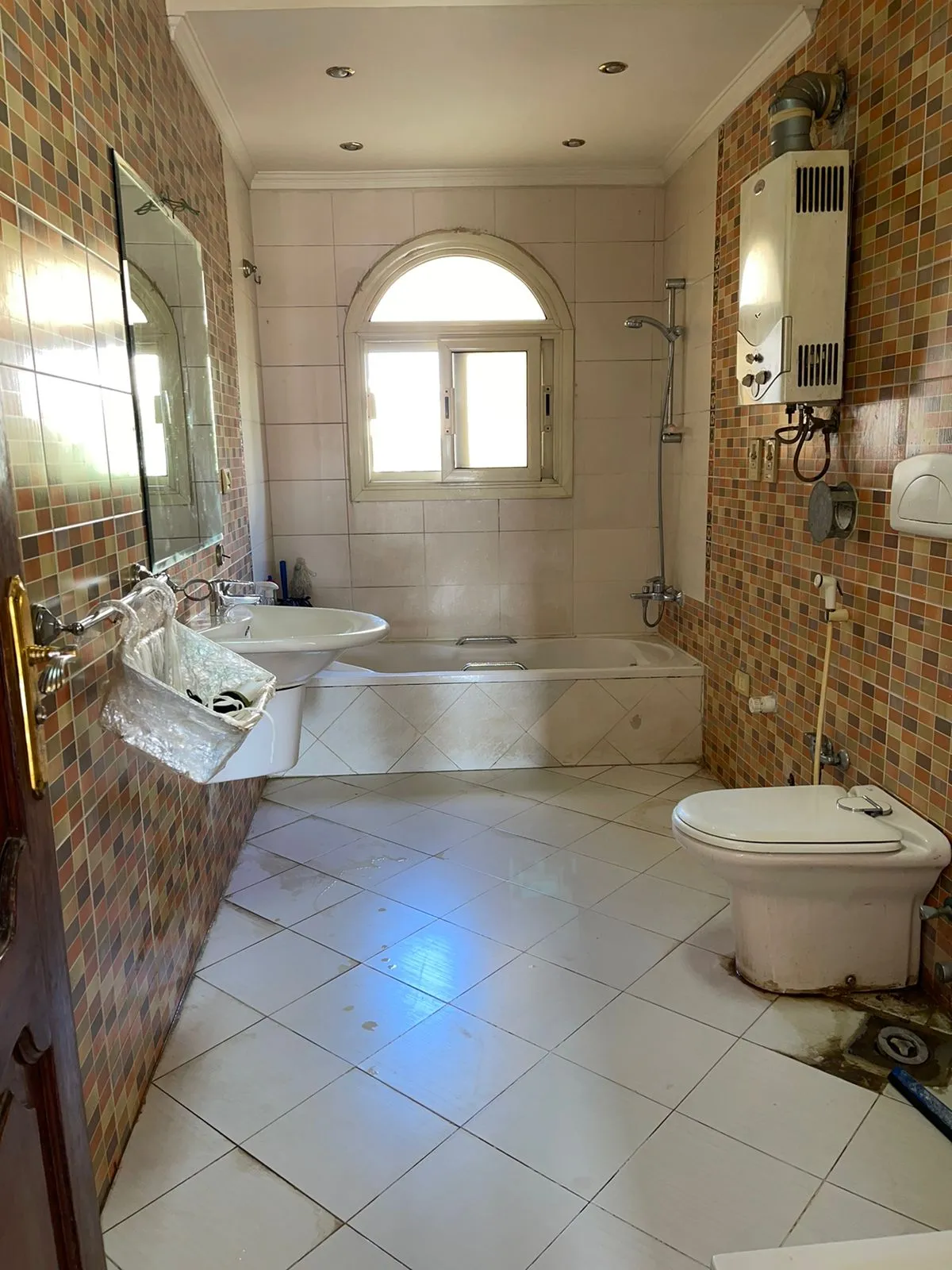 Twinhouse for sale in Hadayek el Mohandesin in El Sheikh Zayed of 320 m² with 4 bedrooms