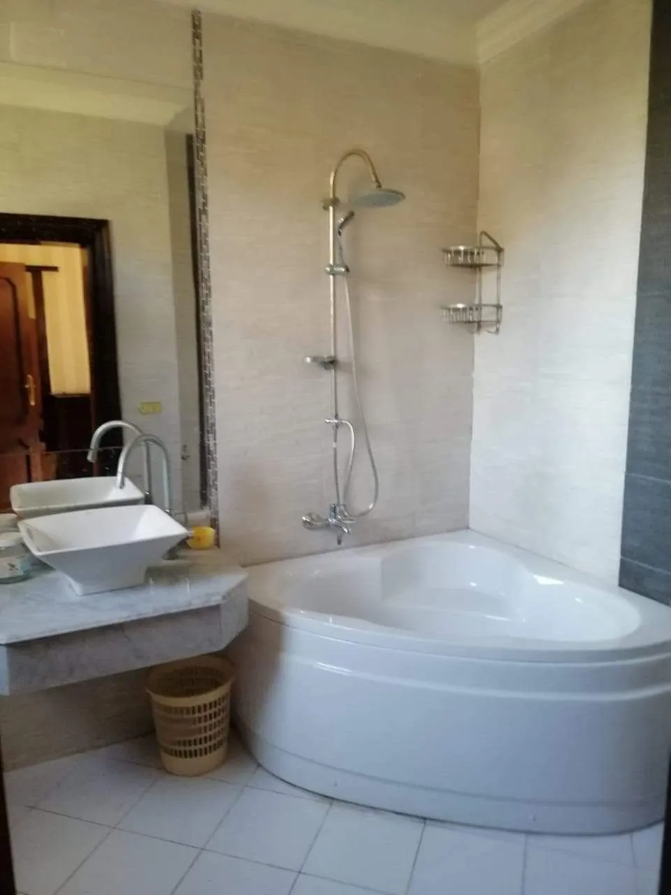 Twinhouse for sale in Hadayek el Mohandesin in El Sheikh Zayed of 320 m² with 4 bedrooms