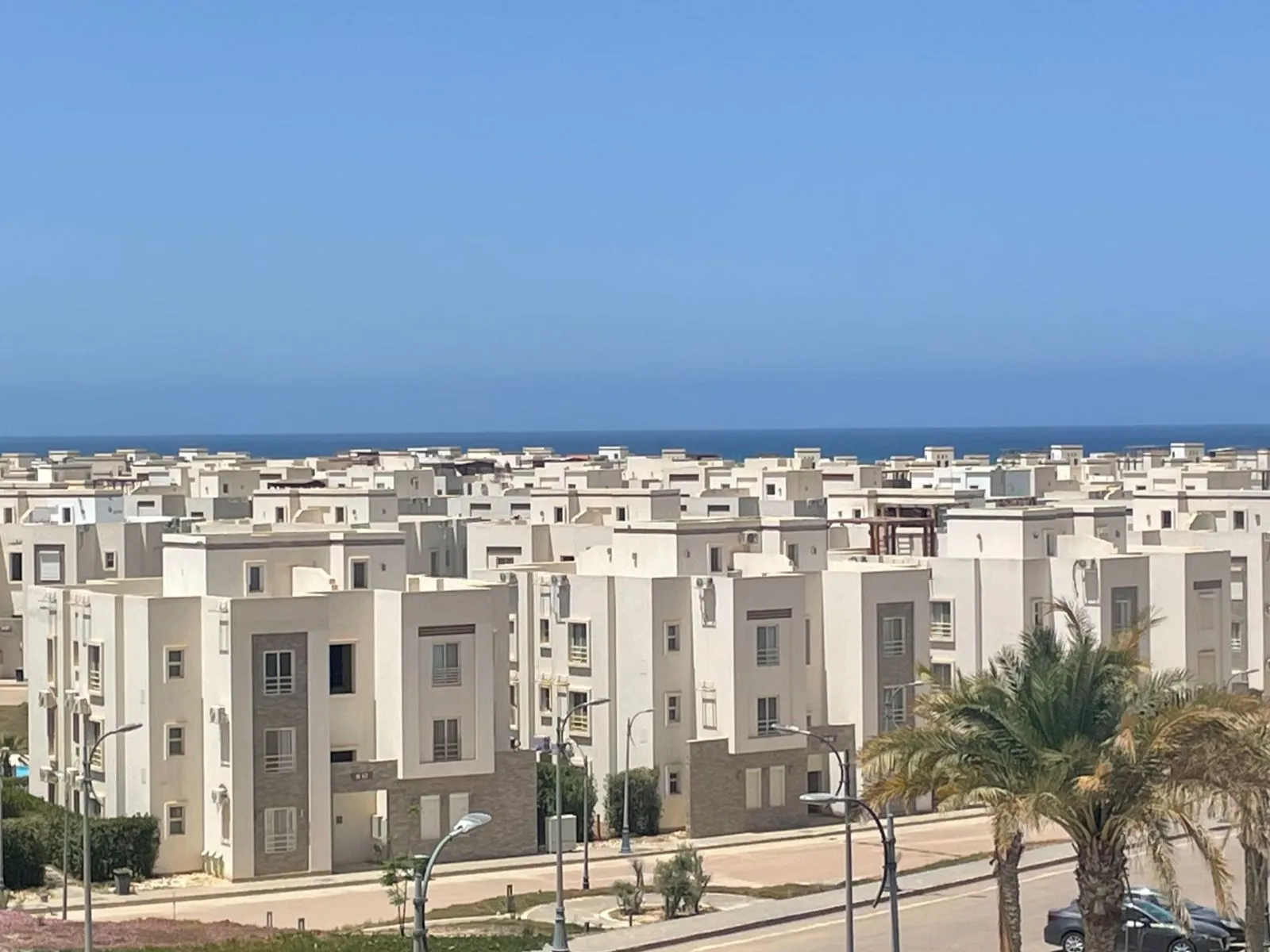 شاليه للبيع في أمواج في سيدي عبد الرحمن بمساحة 124 م² تتكون من 2 غرف