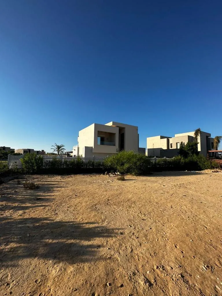 فيلا للبيع في هاسيندا باي في سيدي عبد الرحمن بمساحة 365 م² تتكون من 4 غرف