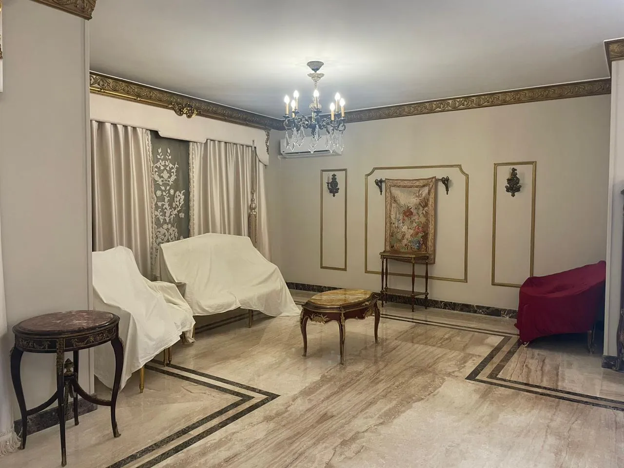 for sale in Beverly Hills in of 0 m² with 0 bedrooms
