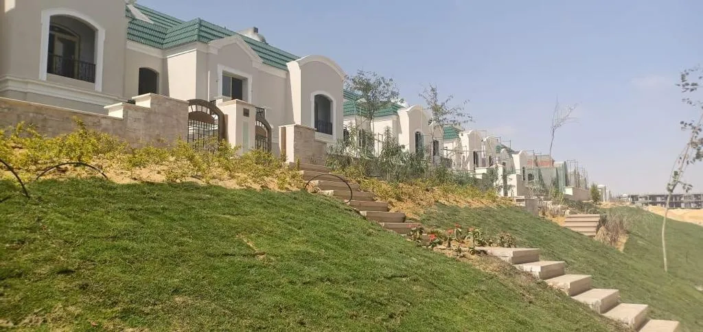  للبيع في لا أفينير في  بمساحة 0 م² تتكون من 0 غرف