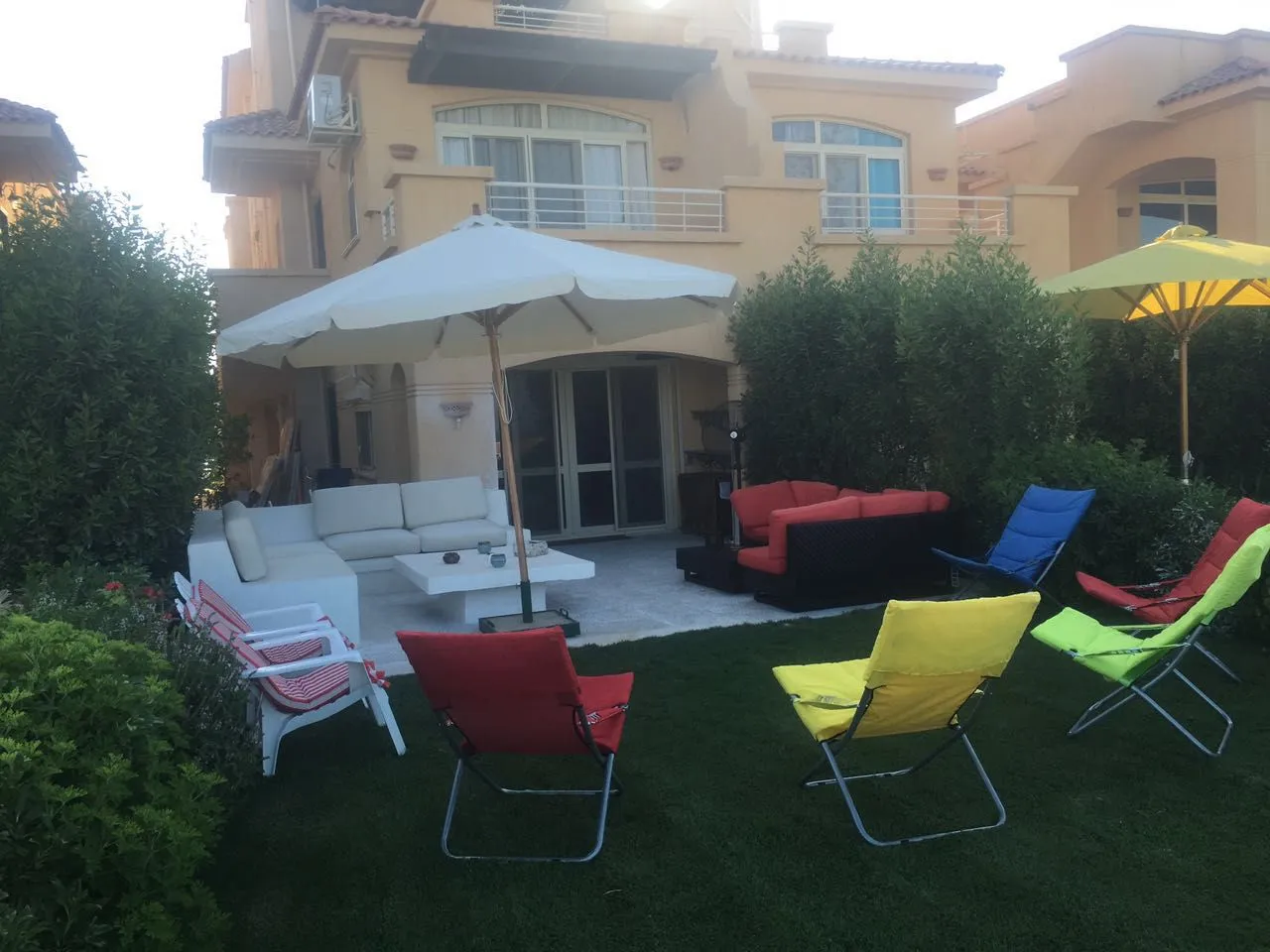 للبيع في تلال الساحل الشمالي في بمساحة 0 م² تتكون من 0 غرف