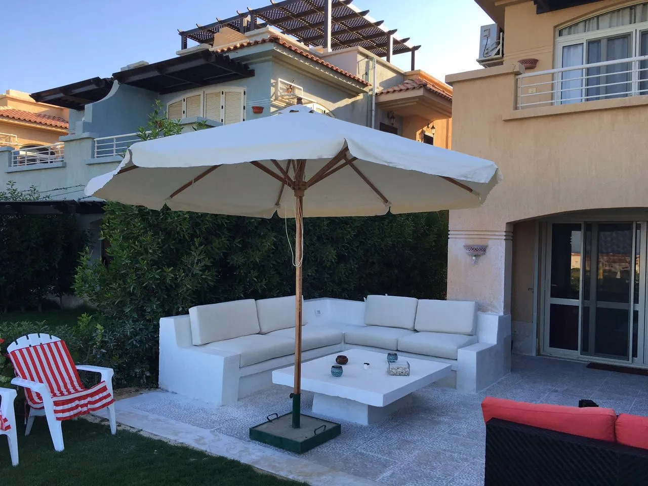 للبيع في تلال الساحل الشمالي في بمساحة 0 م² تتكون من 0 غرف