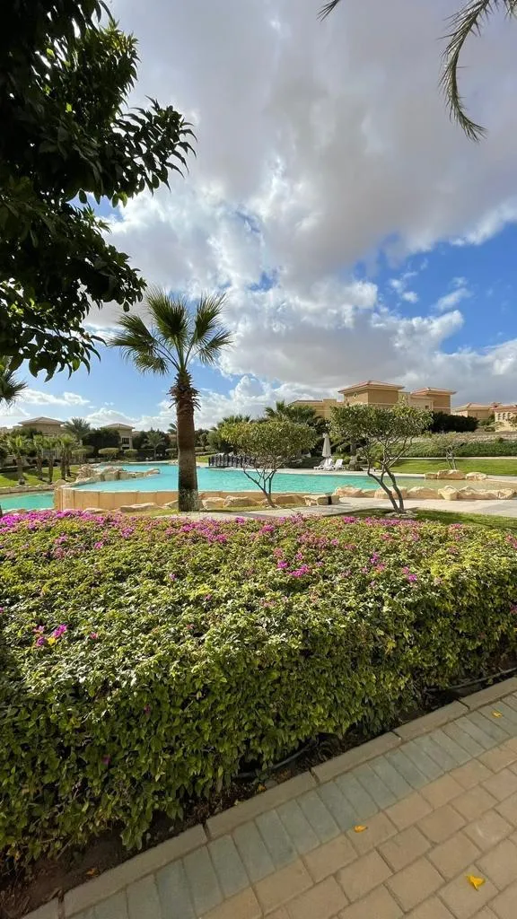  للبيع في ذا هيلز في  بمساحة 0 م² تتكون من 0 غرف