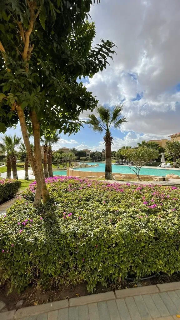  للبيع في ذا هيلز في  بمساحة 0 م² تتكون من 0 غرف