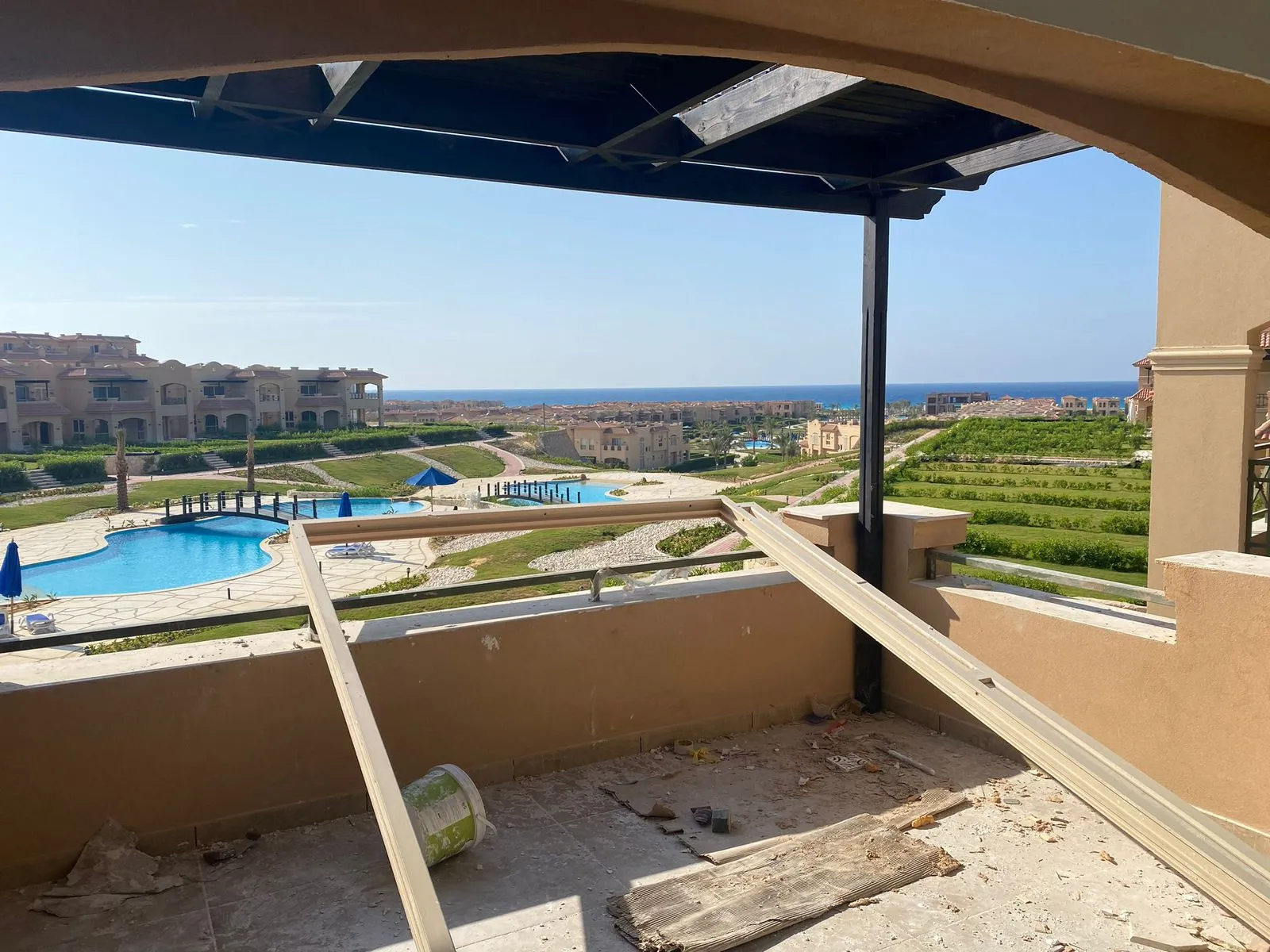  للبيع في لا فيستا إيست باي في  بمساحة 0 م² تتكون من 0 غرف