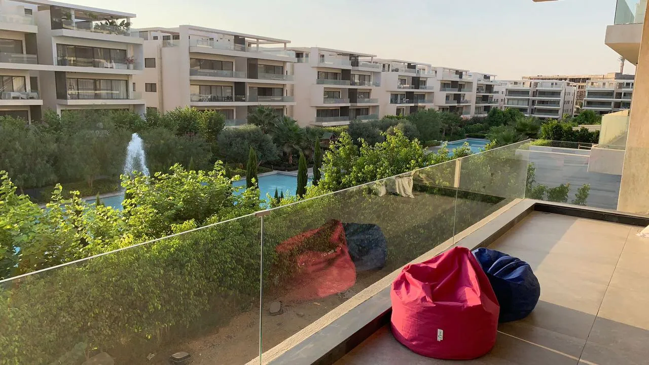 شقة للبيع في ليك فيو ريزيدنس في جولدن سكوير بمساحة 0 م² تتكون من 3 غرف