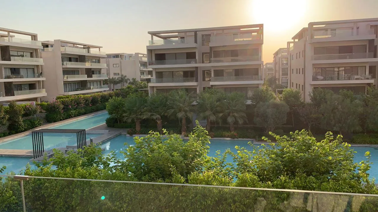 شقة للبيع في ليك فيو ريزيدنس في جولدن سكوير بمساحة 0 م² تتكون من 3 غرف