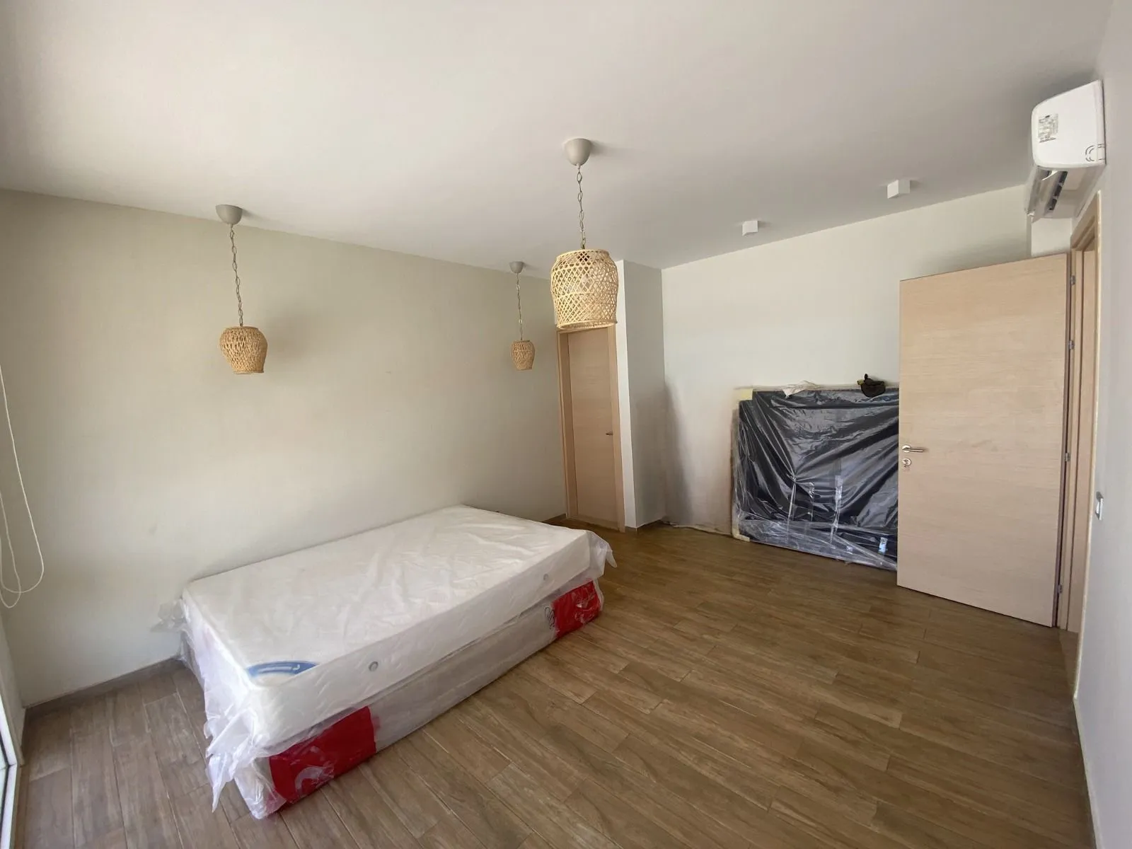 شاليه للبيع في المونت الجلالة في العين السخنة بمساحة 126 م² تتكون من 3 غرف