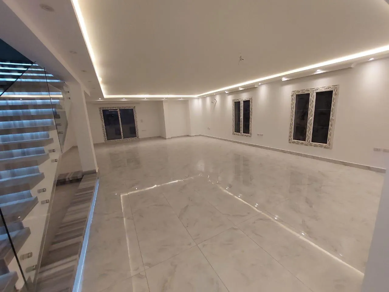 دوبلكس للبيع في ماونتن فيو جيزة بلاتو في مدينة السادس من أكتوبر بمساحة 340 م² تتكون من 3 غرف