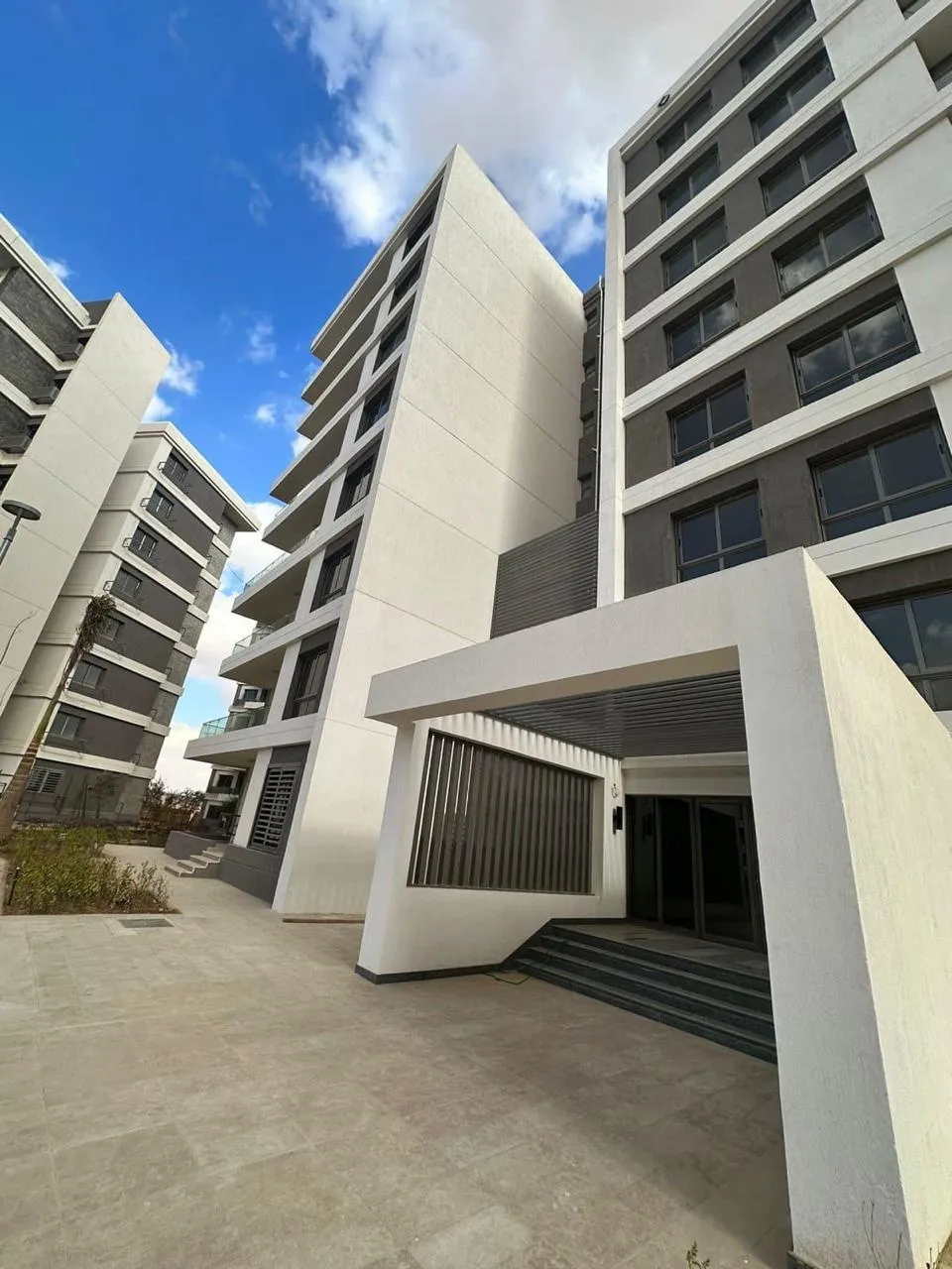 للبيع في نور كابيتال جاردنز في بمساحة 0 م² تتكون من 0 غرف