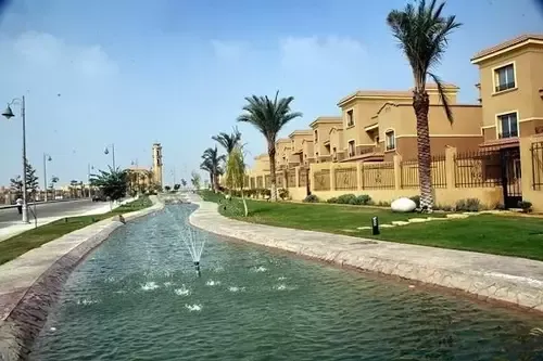 توين هاوس للبيع في ليه روا القاهره الجديده في القاهرة الجديدة بمساحة 410 م² تتكون من 5 غرف