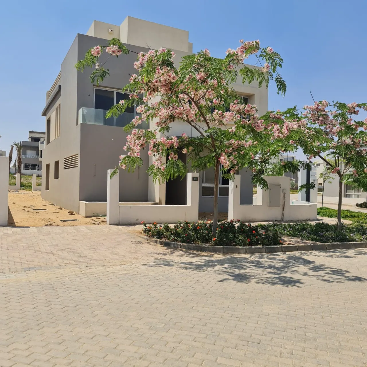 Villa for sale in Hyde Park in New Cairo of 327 m² with 4 bedrooms