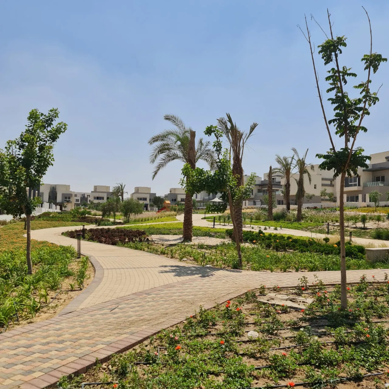 Villa for sale in Hyde Park in New Cairo of 327 m² with 4 bedrooms