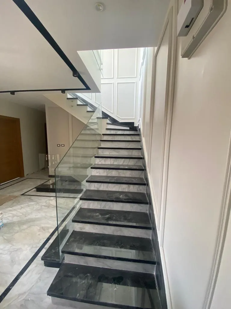  للبيع في ايست تاون في  بمساحة 0 م² تتكون من 0 غرف