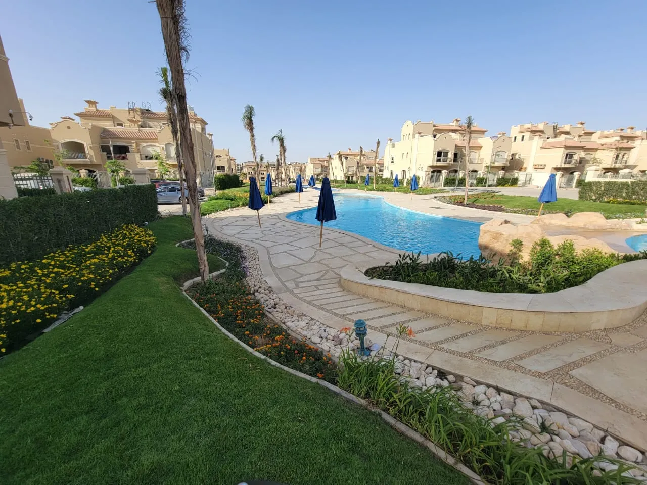 شقة للبيع في الباتيو أورو في القاهرة الجديدة بمساحة 0 م² تتكون من 3 غرف