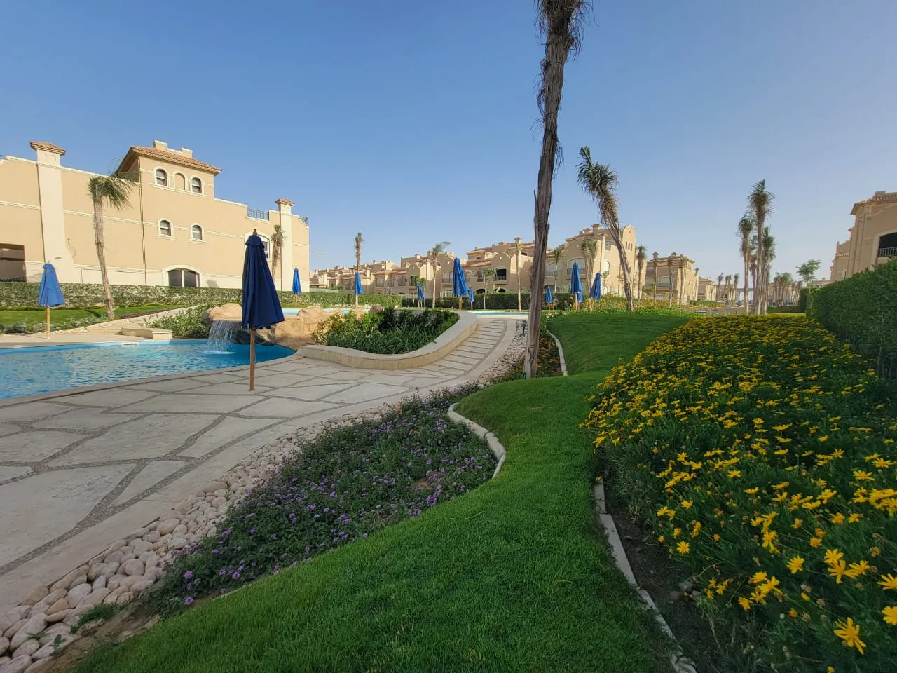 شقة للبيع في الباتيو أورو في القاهرة الجديدة بمساحة 0 م² تتكون من 3 غرف