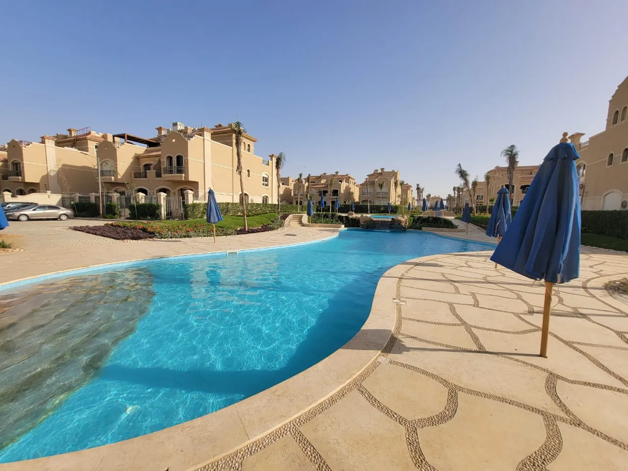 شقة للبيع في الباتيو أورو في القاهرة الجديدة بمساحة 0 م² تتكون من 3 غرف