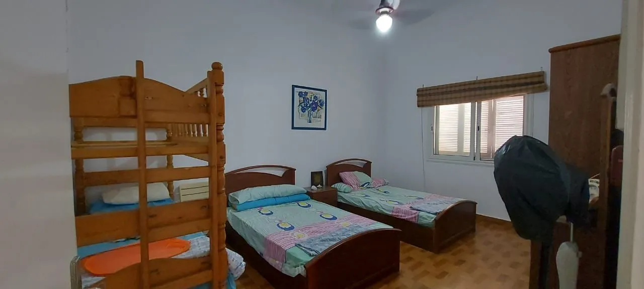 فيلا للبيع في أمواج في سيدي عبد الرحمن بمساحة 250 م² تتكون من 5 غرف