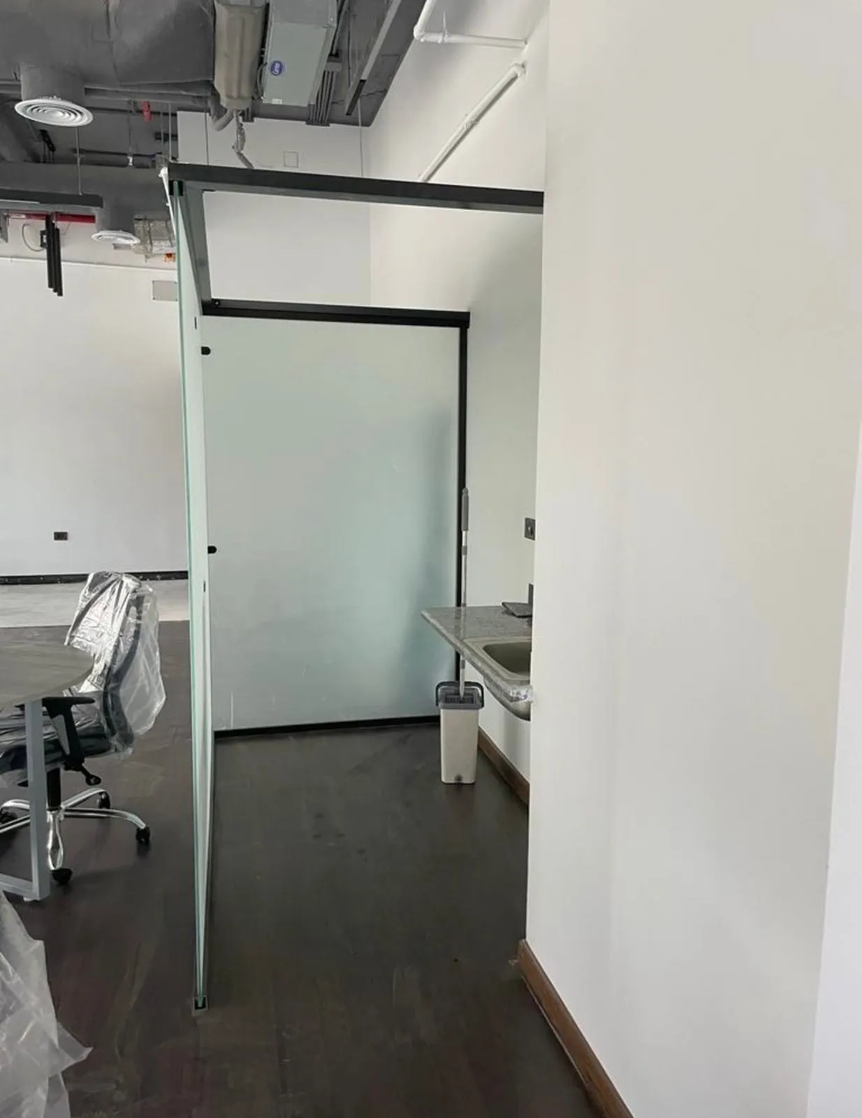  للبيع في ايست تاون في  بمساحة 0 م² تتكون من 0 غرف