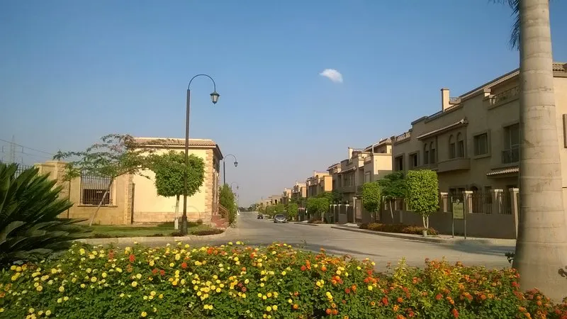 Twinhouse for sale in Rayhana in 6th of October City of 380 m² with 4 bedrooms