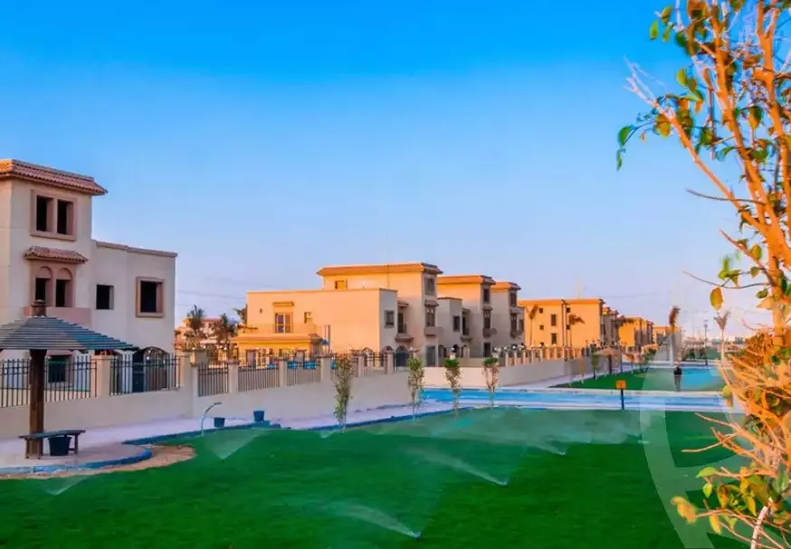 Twinhouse for sale in Rayhana in 6th of October City of 380 m² with 4 bedrooms