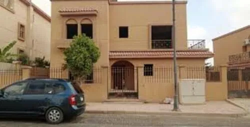 Twinhouse for sale in Rayhana in 6th of October City of 380 m² with 4 bedrooms