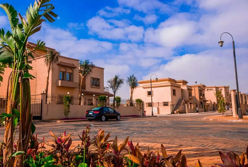 Twinhouse for sale in Rayhana in 6th of October City of 380 m² with 4 bedrooms