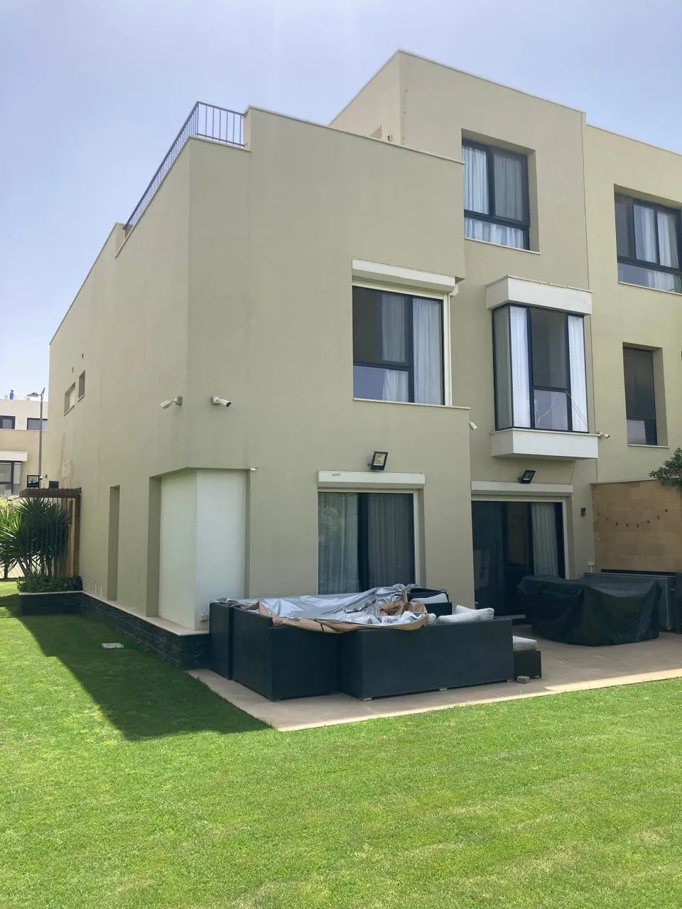 للبيع في فيليت في بمساحة 0 م² تتكون من 0 غرف