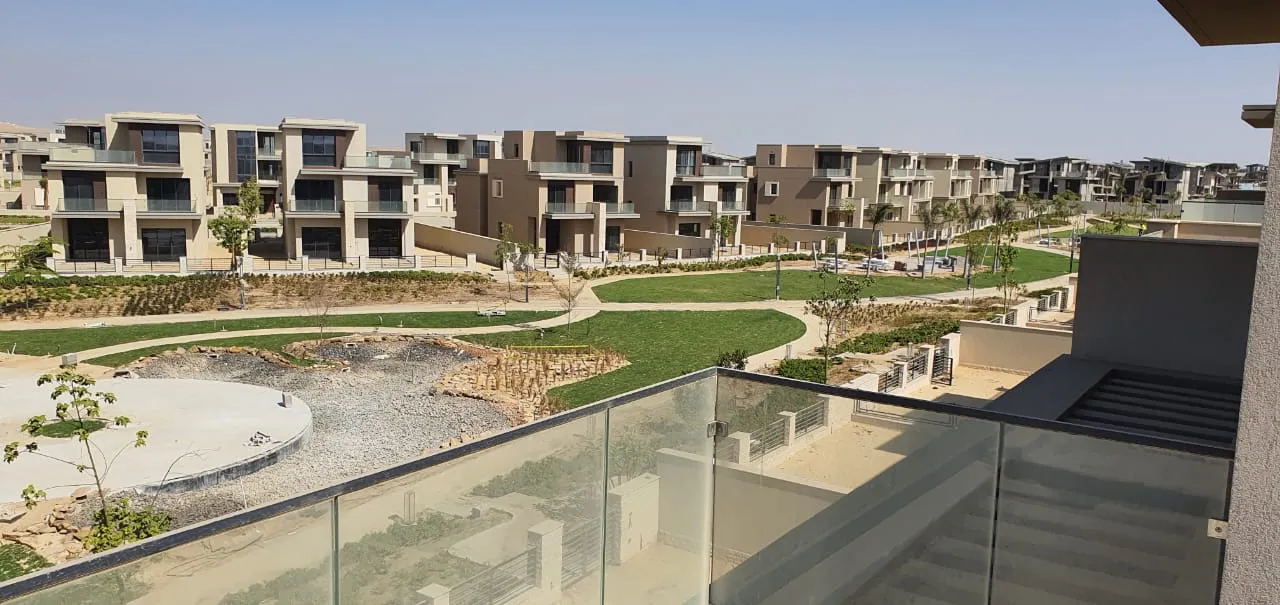Twinhouse for sale in The Estates  in New Zayed of 291 m² with 4 bedrooms