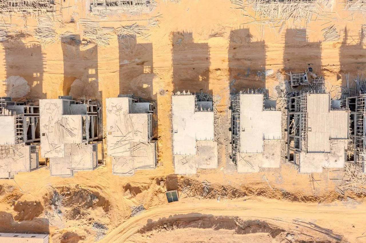 توين هاوس للبيع في ستيت في القاهرة الجديدة بمساحة 298 م² تتكون من 4 غرف