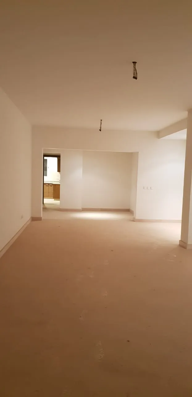 شقة للبيع في أب تاون كايرو في مقطم بمساحة 0 م² تتكون من 3 غرف